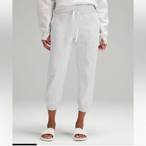 Lululemon Scuba High Rise Cropped Jogger
